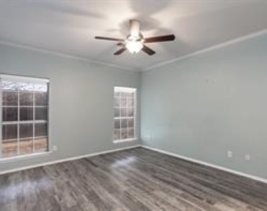 8400 Hickory Street - Photo Thumbnail 11