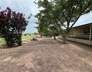 197 Private Road 4652 - Photo Thumbnail 6