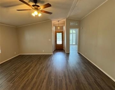 197 Private Road 4652 - Photo Thumbnail 17