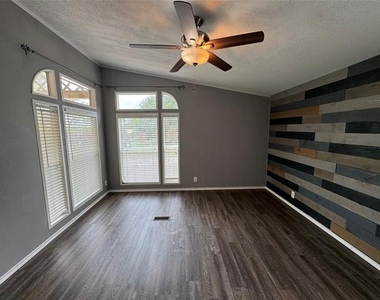 197 Private Road 4652 - Photo Thumbnail 32