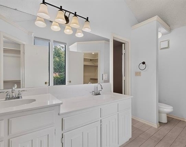 1207 Mistywood Lane - Photo Thumbnail 15