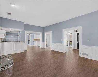 1207 Mistywood Lane - Photo Thumbnail 5