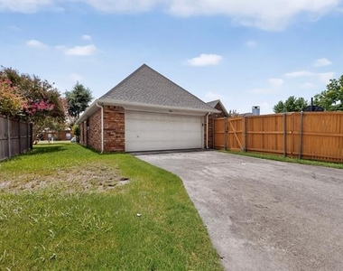 1207 Mistywood Lane - Photo Thumbnail 29