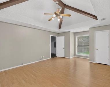 1207 Mistywood Lane - Photo Thumbnail 11