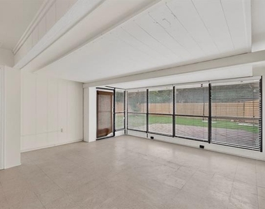1207 Mistywood Lane - Photo Thumbnail 22