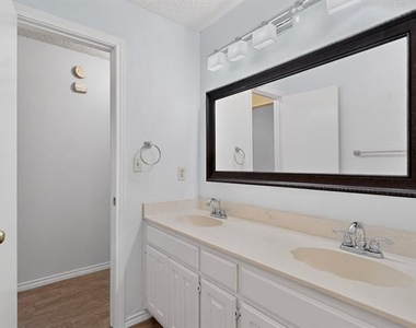 1207 Mistywood Lane - Photo Thumbnail 20