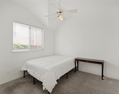 4112 Creek Hollow Way - Photo Thumbnail 15