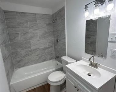 705 E Jones Street - Photo Thumbnail 6