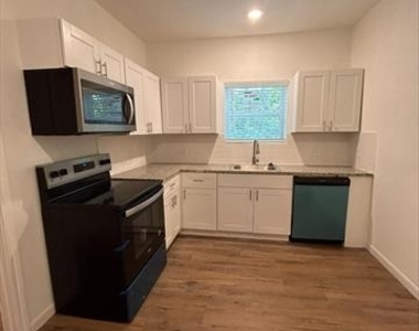 705 E Jones Street - Photo Thumbnail 2