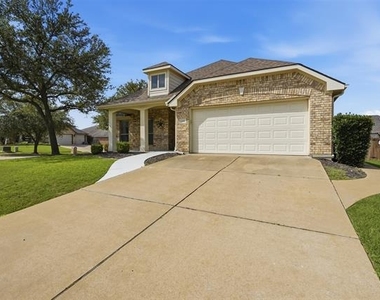 1218 Inglewood Drive - Photo Thumbnail 2
