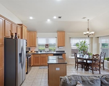 1218 Inglewood Drive - Photo Thumbnail 9