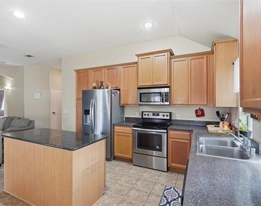 1218 Inglewood Drive - Photo Thumbnail 12
