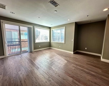 1320 May Street - Photo Thumbnail 3