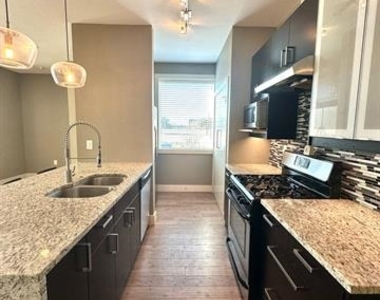 1320 May Street - Photo Thumbnail 4