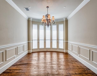 832 Hidden Springs Court - Photo Thumbnail 3