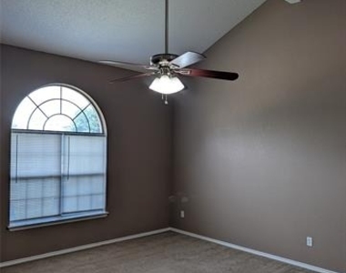 700 Flamingo Drive - Photo Thumbnail 4