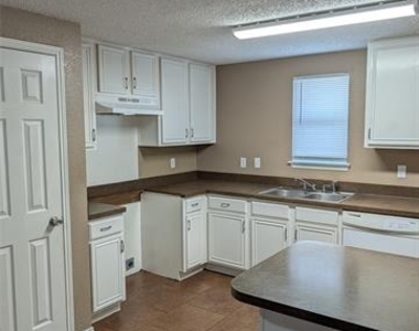 700 Flamingo Drive - Photo Thumbnail 7