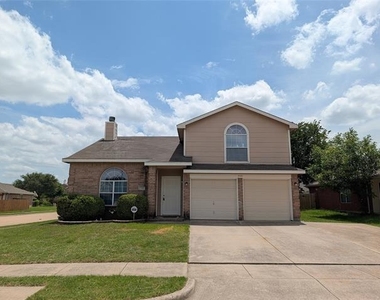 700 Flamingo Drive - Photo Thumbnail 1