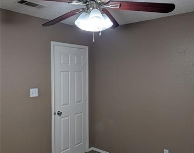 700 Flamingo Drive - Photo Thumbnail 10
