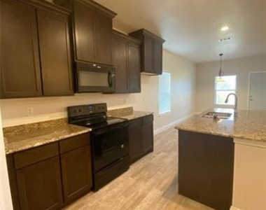 2202 Jones Street - Photo Thumbnail 5