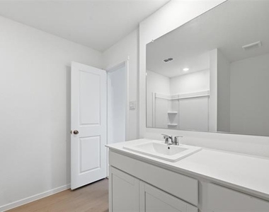 6509 Glade Street - Photo Thumbnail 17