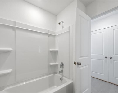 6509 Glade Street - Photo Thumbnail 16