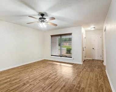 118 E Florence Street - Photo Thumbnail 5