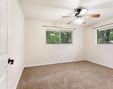 118 E Florence Street - Photo Thumbnail 19