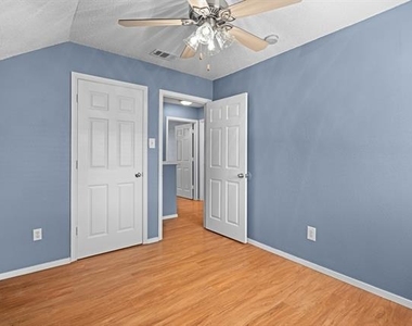 10323 Budtime Lane - Photo Thumbnail 17