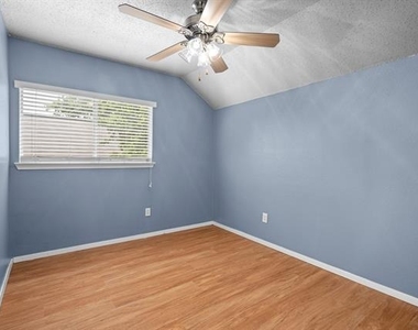 10323 Budtime Lane - Photo Thumbnail 18