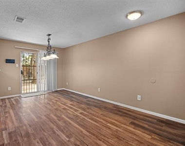 10323 Budtime Lane - Photo Thumbnail 5
