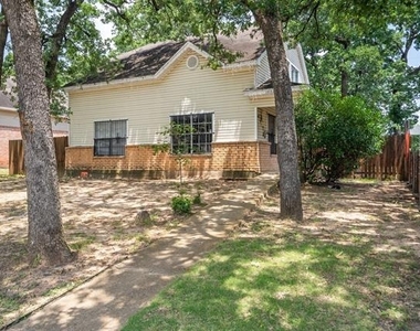 10323 Budtime Lane - Photo Thumbnail 3