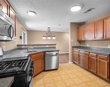 10323 Budtime Lane - Photo Thumbnail 8