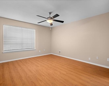 10323 Budtime Lane - Photo Thumbnail 12