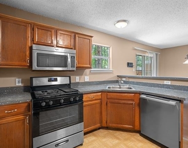 10323 Budtime Lane - Photo Thumbnail 9