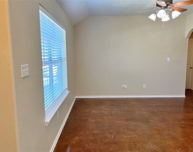 120 Sunburst Court - Photo Thumbnail 1