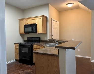 120 Sunburst Court - Photo Thumbnail 6