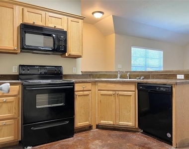 120 Sunburst Court - Photo Thumbnail 3