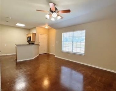 120 Sunburst Court - Photo Thumbnail 4
