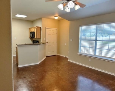 120 Sunburst Court - Photo Thumbnail 2