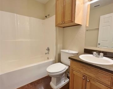 120 Sunburst Court - Photo Thumbnail 16