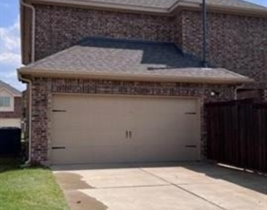 2405 Larimar Drive - Photo Thumbnail 18