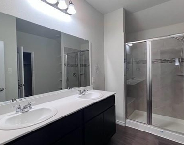 2405 Larimar Drive - Photo Thumbnail 12