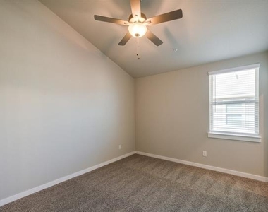 750 Fallow Drive - Photo Thumbnail 9