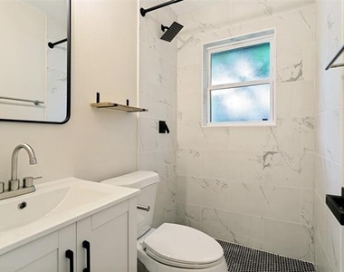904 Bryan Drive - Photo Thumbnail 11