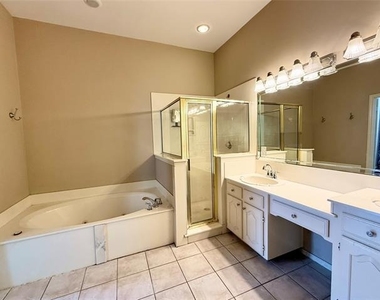 8902 Bayshore Lane - Photo Thumbnail 4
