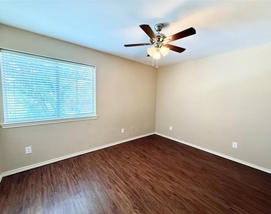 8902 Bayshore Lane - Photo Thumbnail 6