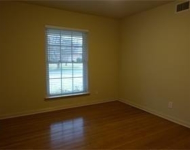 7017 Haverford Road - Photo Thumbnail 6