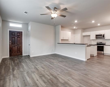 609 Blackland Drive - Photo Thumbnail 5