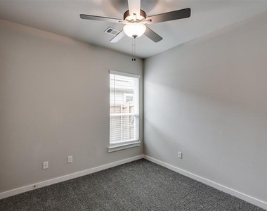 609 Blackland Drive - Photo Thumbnail 12